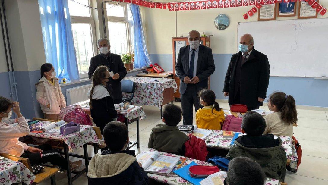Milli Eğitim Müdürümüz Sayın Orhan BÜYÜK 19 Mayıs İlkokulunu ziyaret etti.
