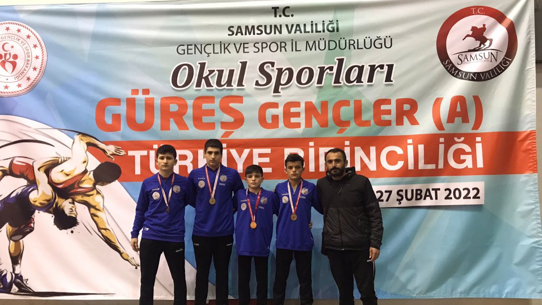 Güreş Serbest Stil il birinciliği yarışmalarında Müçteba KOÇ 68 kilo, Eren KAPUSUZ 62 kilo, Yakup KICIK 38 kilo, Emin UZUN 44 kiloda il birincisi olmuşlardır.