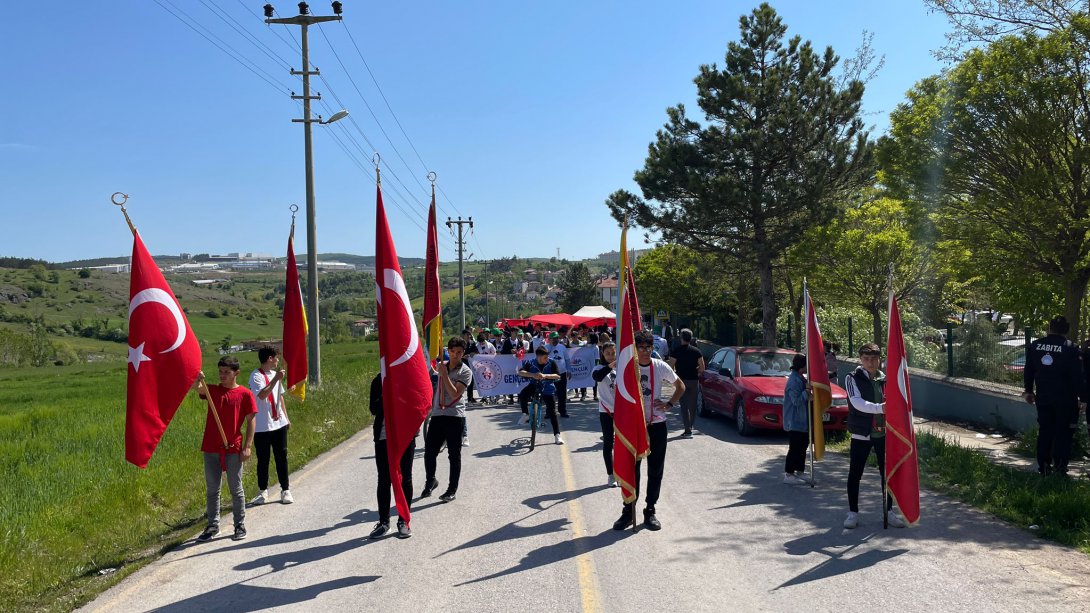 19 Mayıs Atatürk'ü Anma Gençlik ve Spor Bayramı etkinlikleri kapsamında Kurtuluş Yolu yürüyüşü gerçekleştirdik.