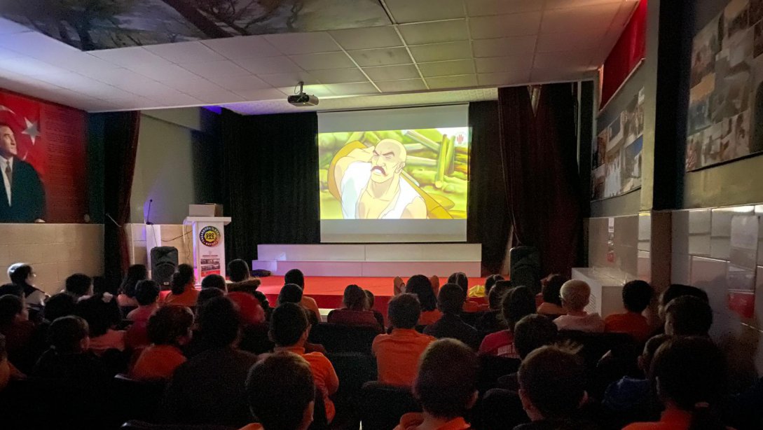 18 Mart Çanakkale Şehitlerini Anma Günü Etkinlikleri kapsamında Samsun İl Kültür ve Turizm Müdürlüğü ve Kavak Belediyesi işbirliği ile Yaşar Doğu İlkokulunda 'Çanakkale Geçilmez' konulu animasyon filmi izletildi.